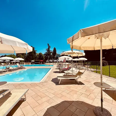 アパート Flora -100m Dal Di Garda - Piscina *
